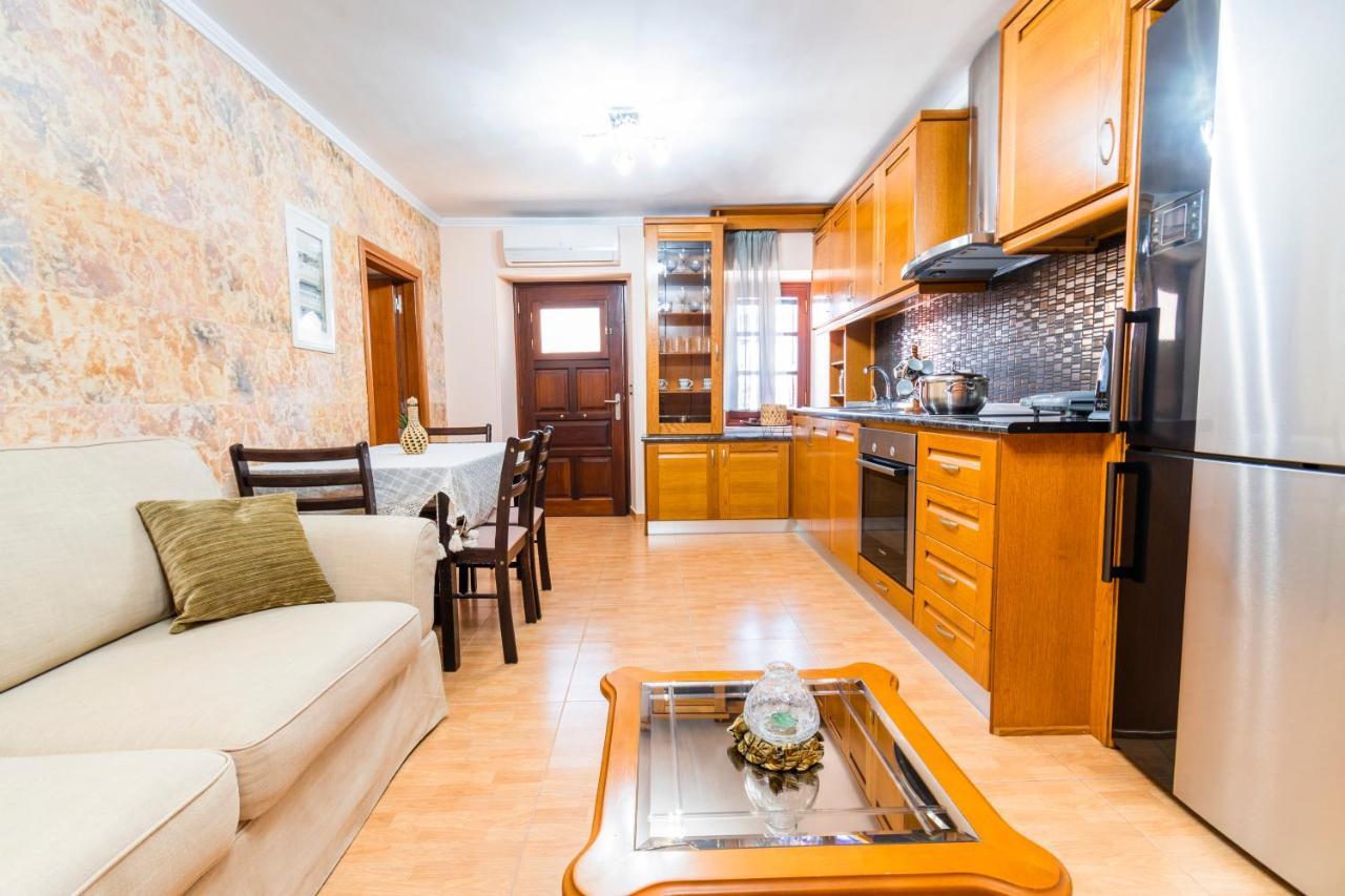 Eirini Apartment ซีมี ภายนอก รูปภาพ